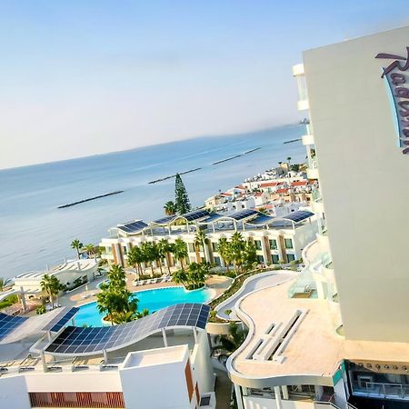 Radisson Beach Resort Larnaca Bagian luar foto