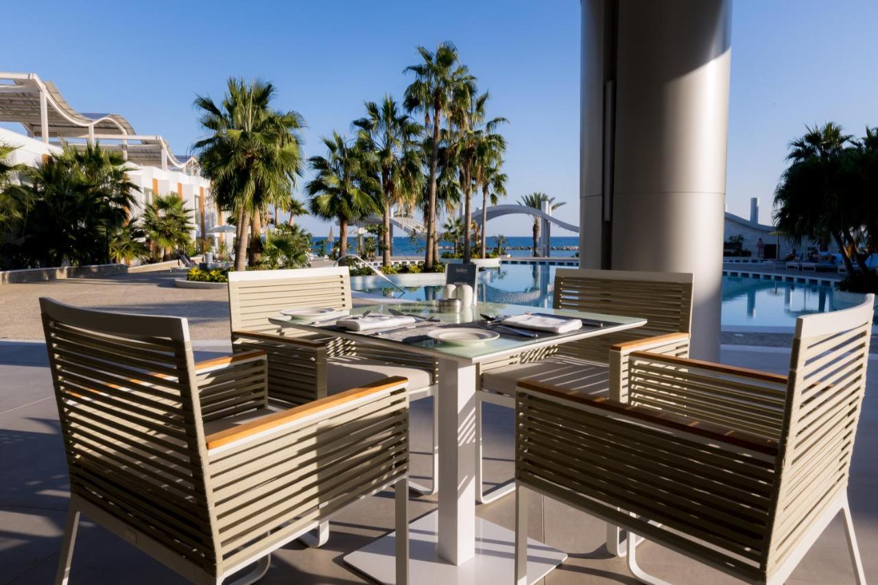 Radisson Beach Resort Larnaca Bagian luar foto
