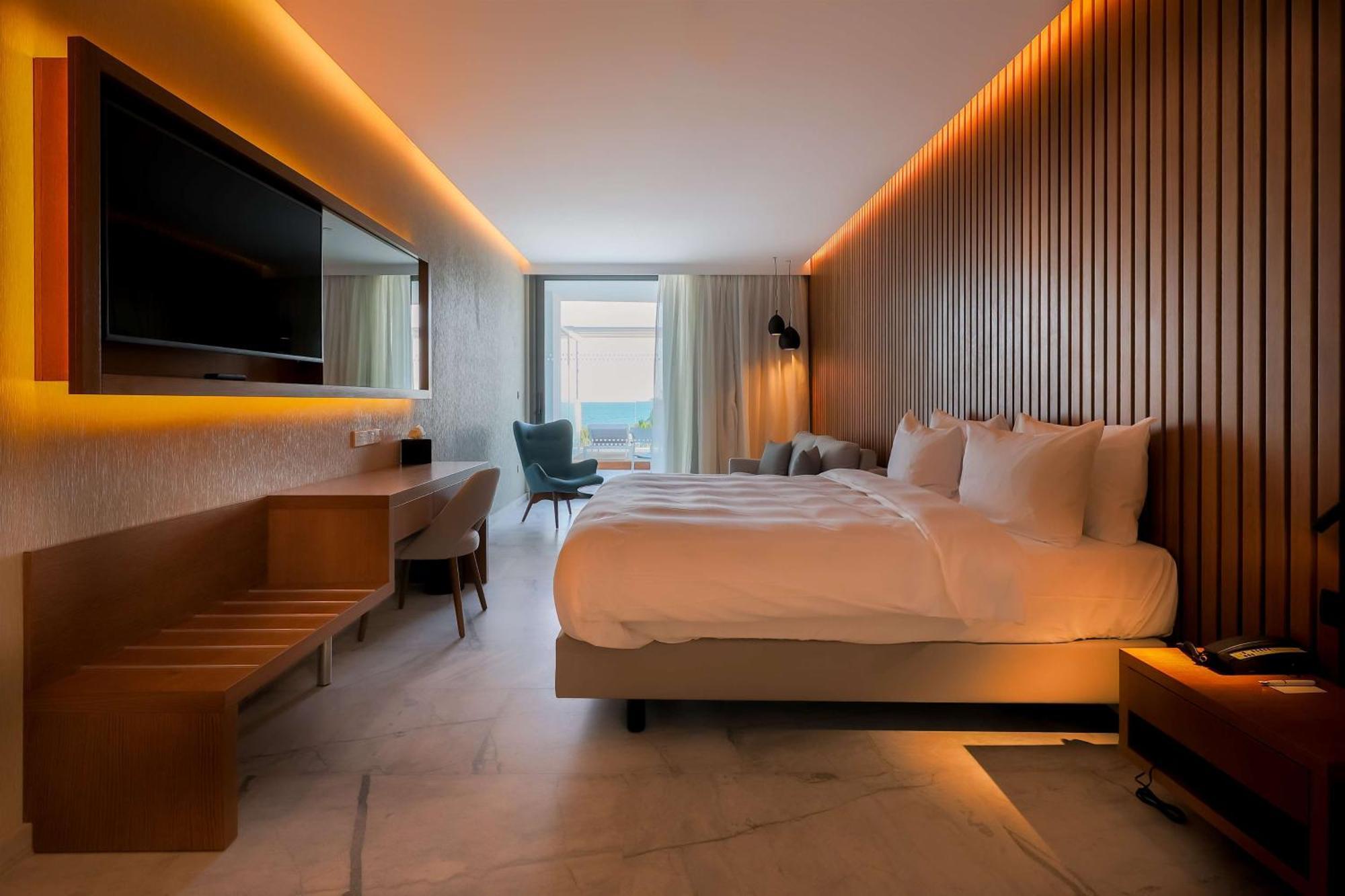 Radisson Beach Resort Larnaca Bagian luar foto
