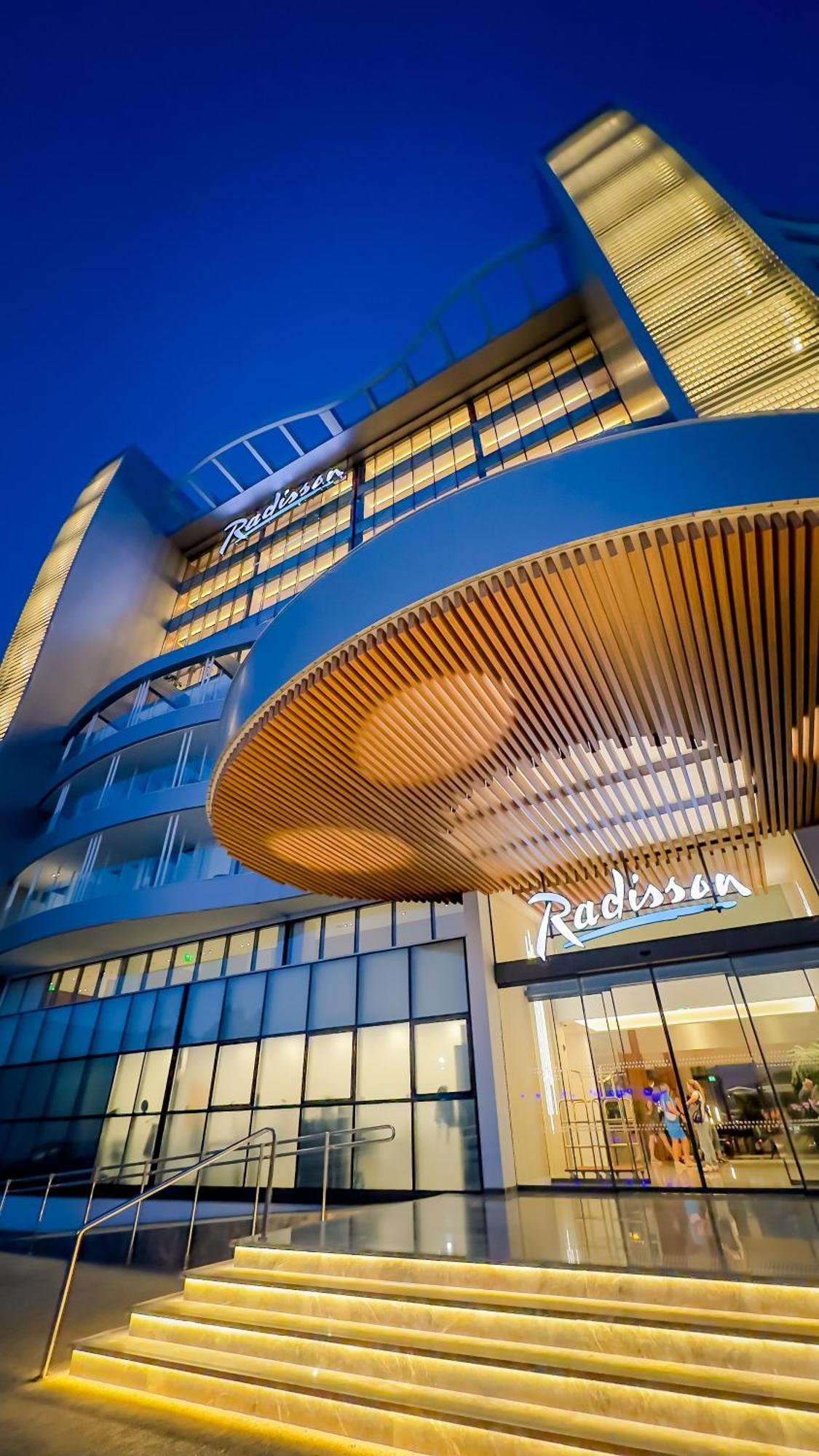 Radisson Beach Resort Larnaca Bagian luar foto