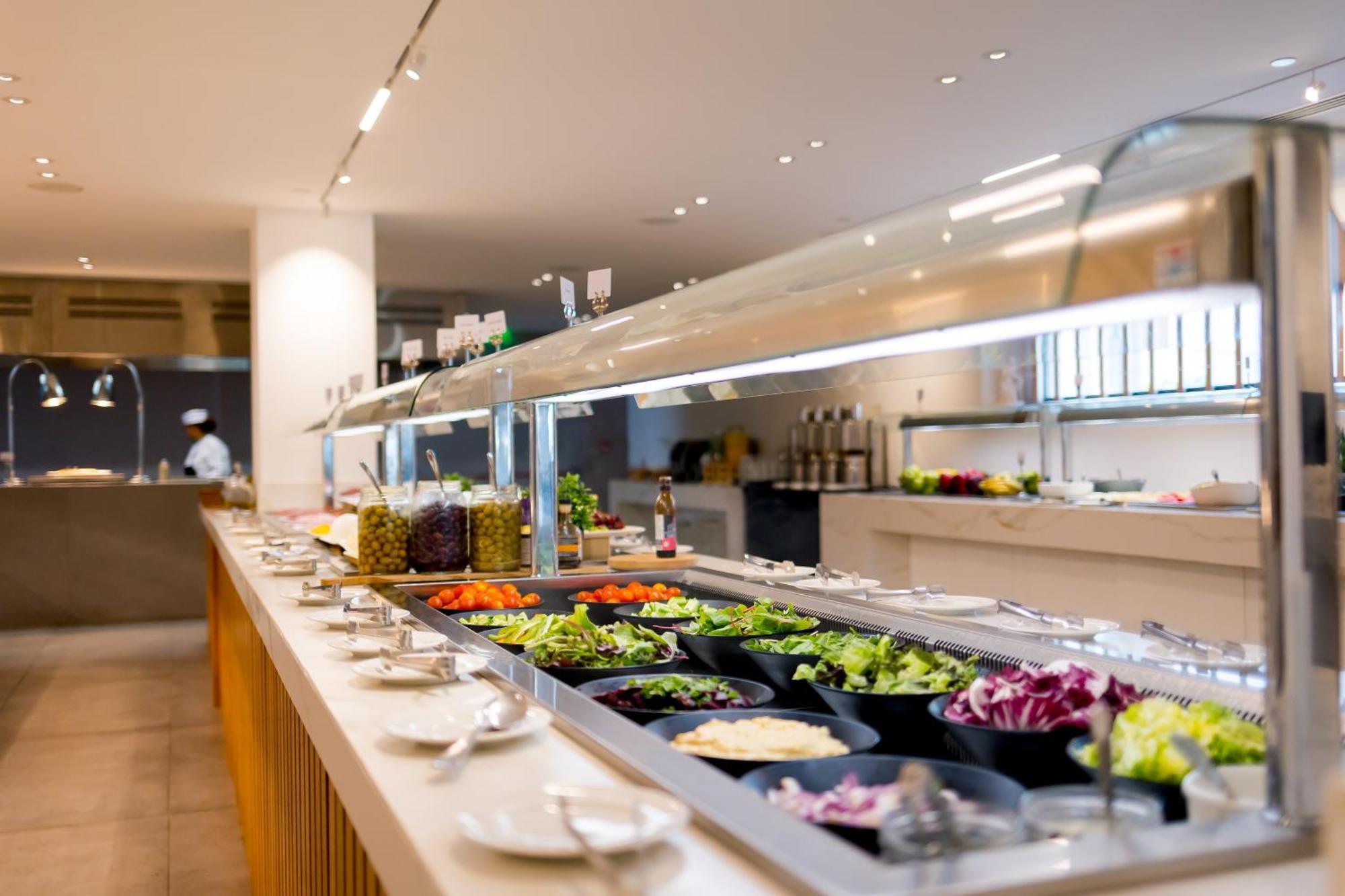 Radisson Beach Resort Larnaca Bagian luar foto
