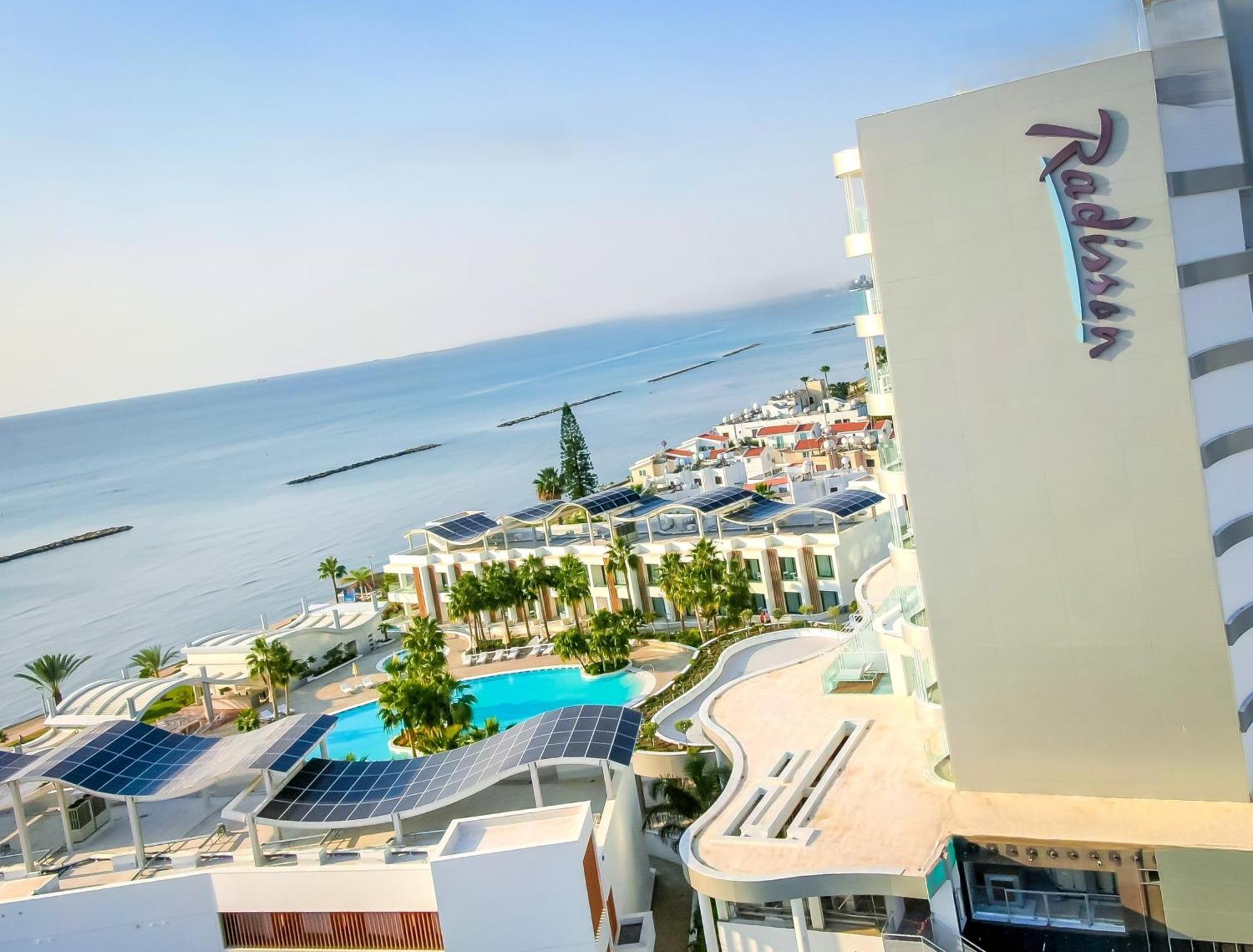 Radisson Beach Resort Larnaca Bagian luar foto