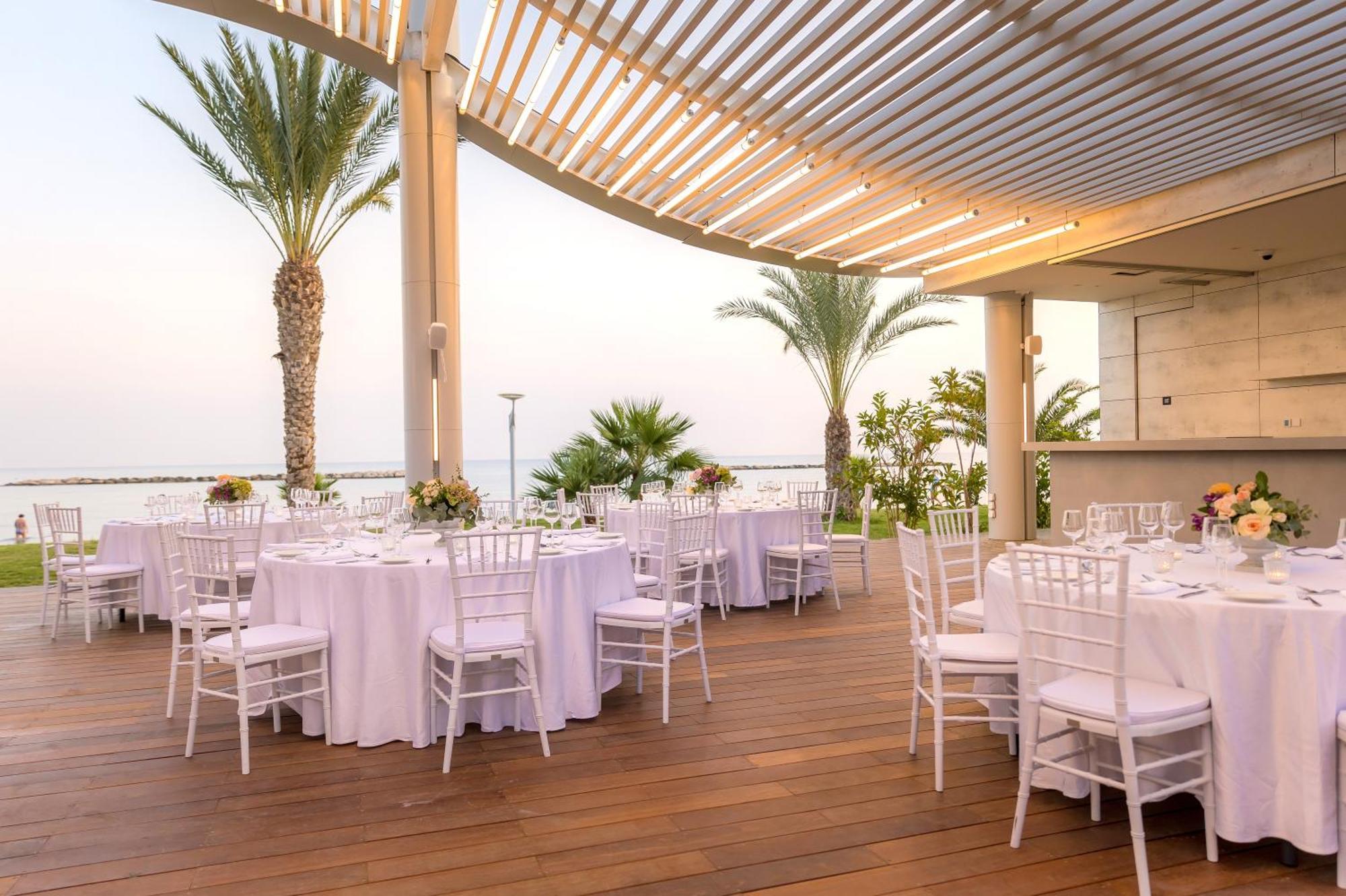 Radisson Beach Resort Larnaca Bagian luar foto